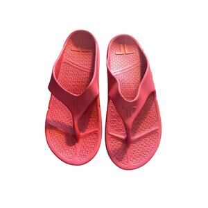 Telic | sandals flip flops medium red